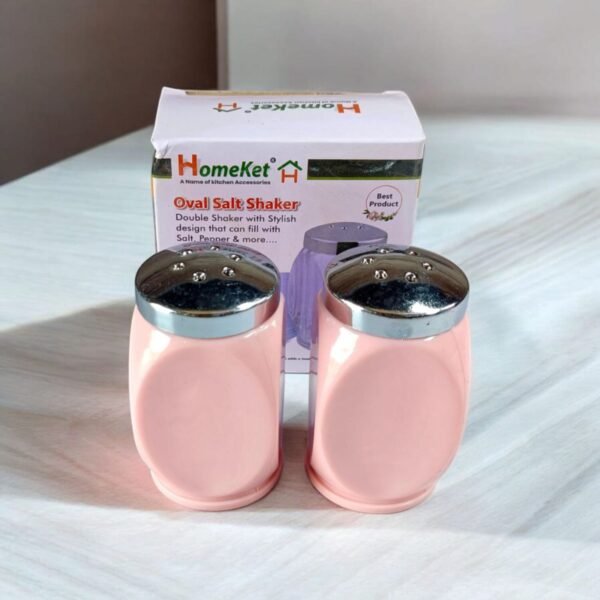 Salt and pepper shaker set