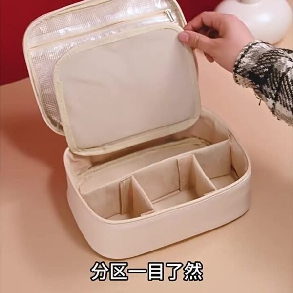 Cosmatic organizer bag (imported)