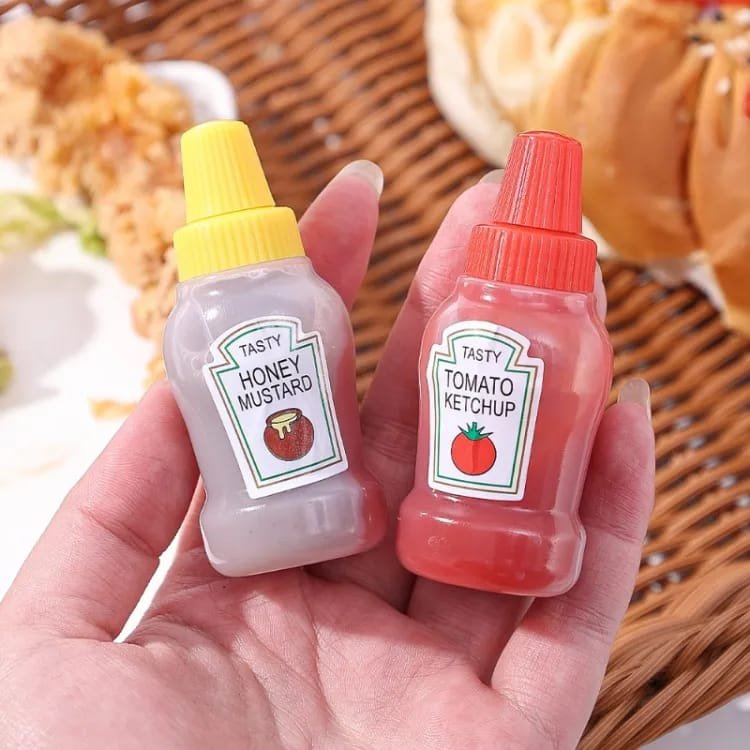 Mini ketchup bottle set