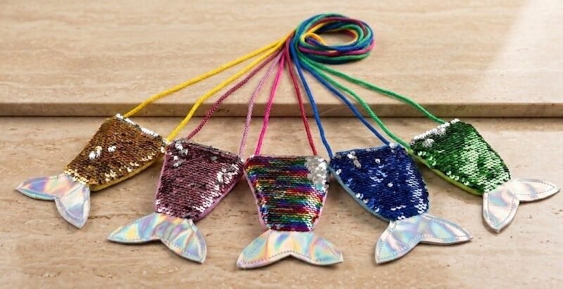 Kids small hanging pouch