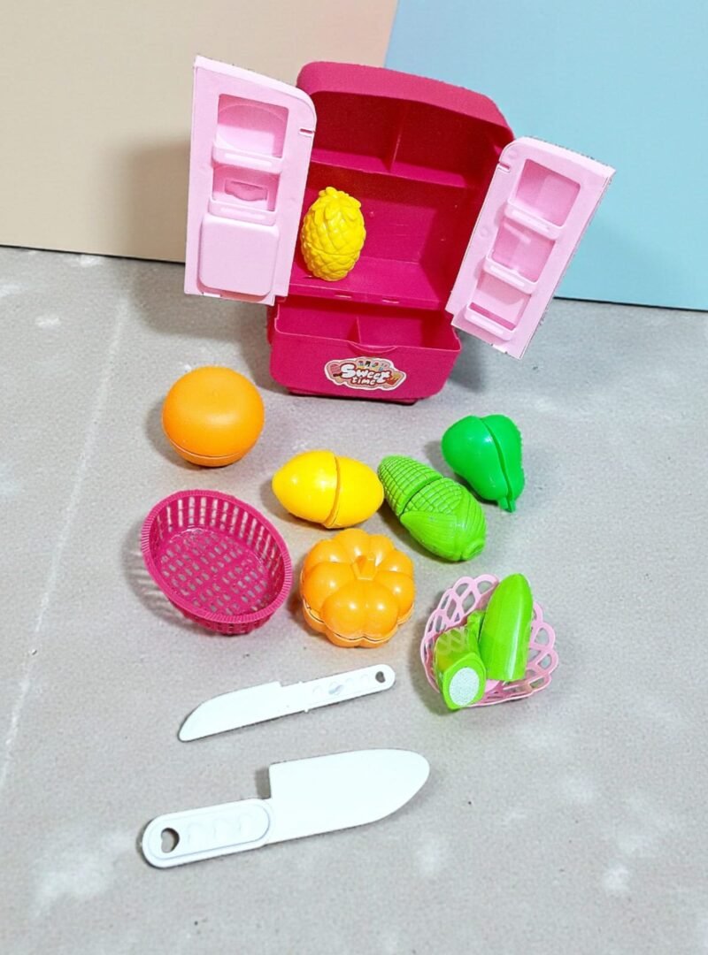 Kitchen set cutting fruits