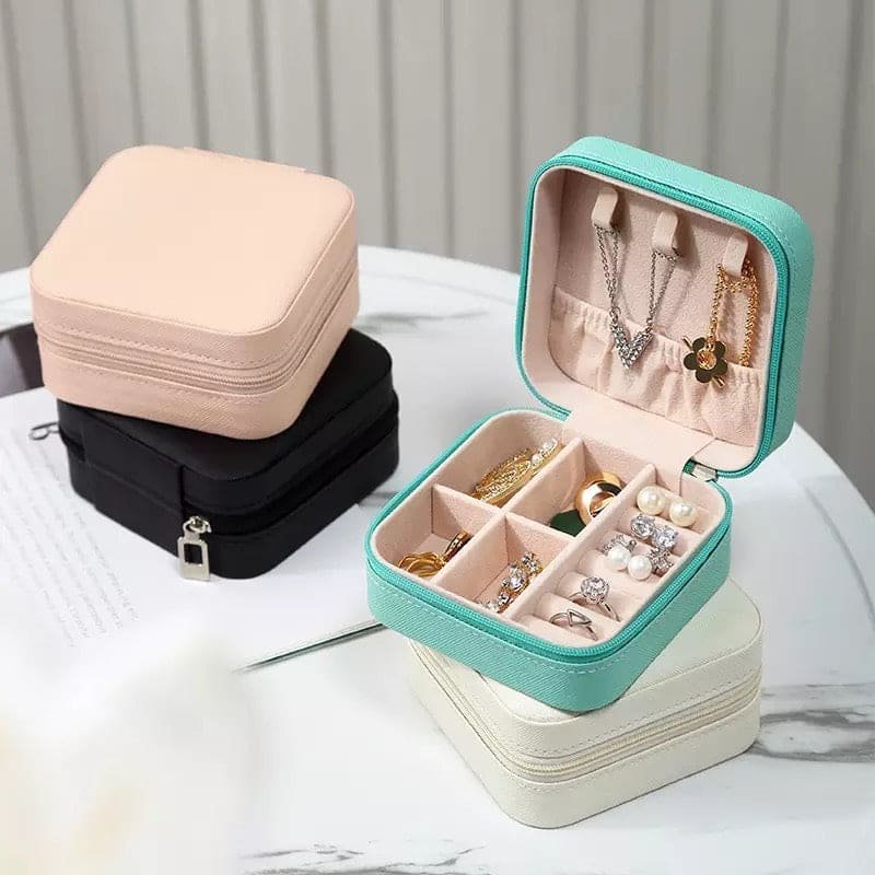 image_037b1f51-64a6-4a6f-af41-9e3b259d5309 Cosmetic bag