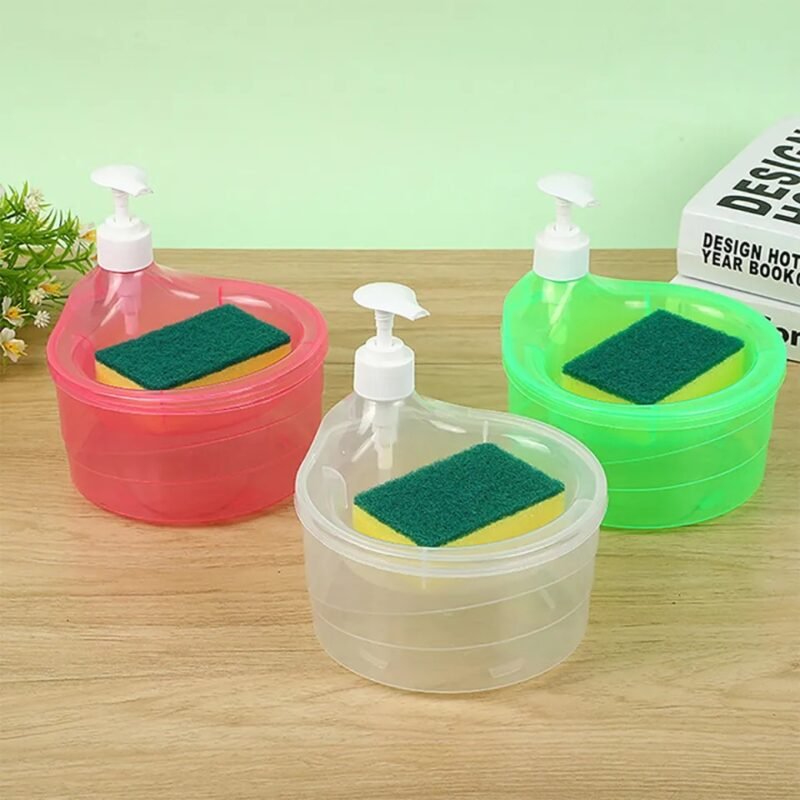 Liquid bottle with sponge